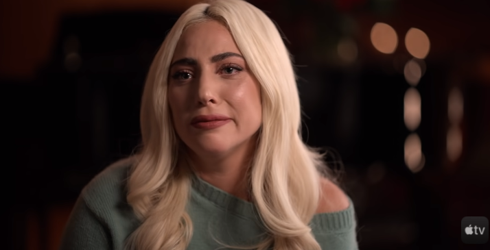 Lady Gaga revela ter engravidado após ser estuprada por produtor