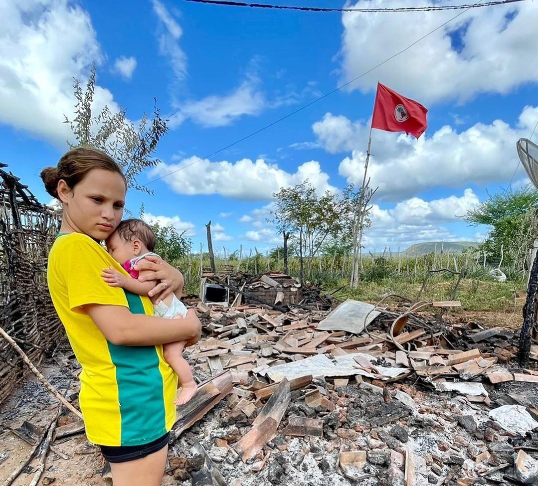 Acampamento do MST na Paraíba é invadido e incendiado por homens