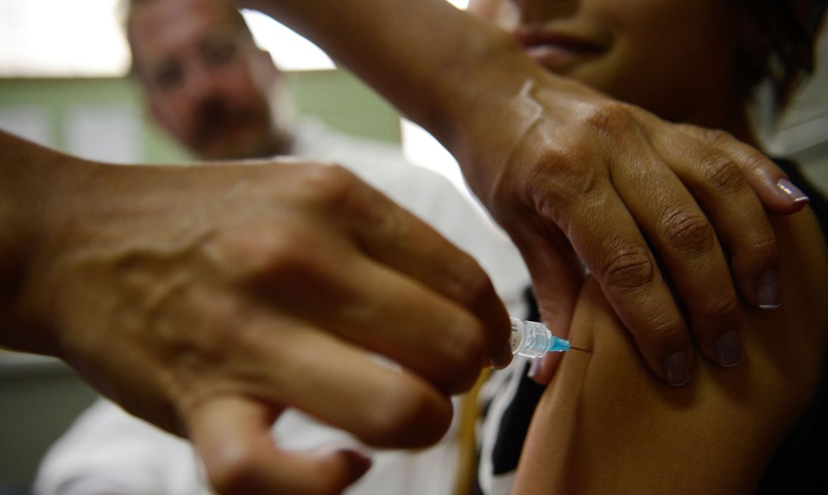 A imagem atual não possui texto alternativo. O nome do arquivo é: 906767-hpv_vascina_-2767