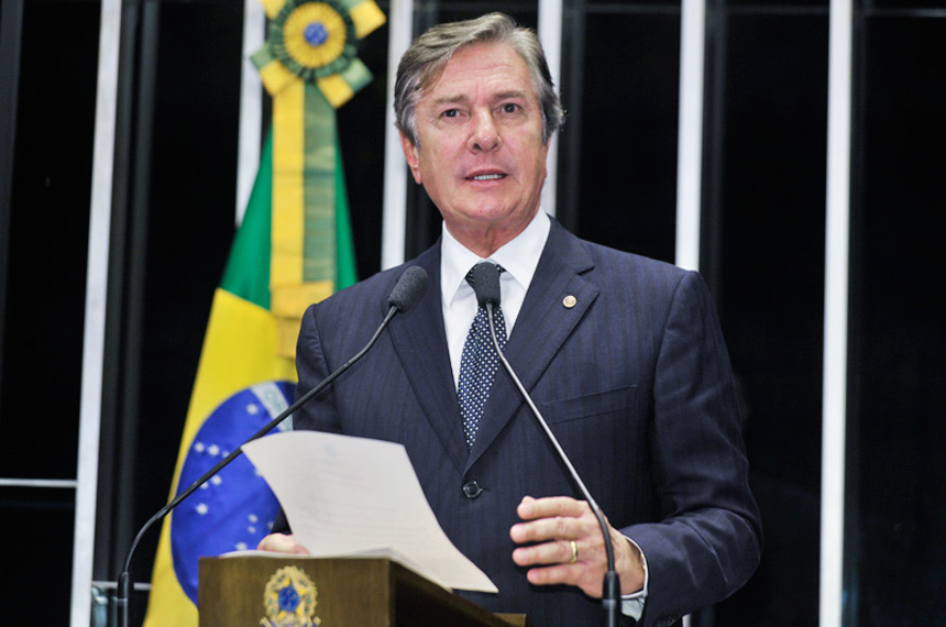 A imagem atual não possui texto alternativo. O nome do arquivo é: plenario-do-senado-2