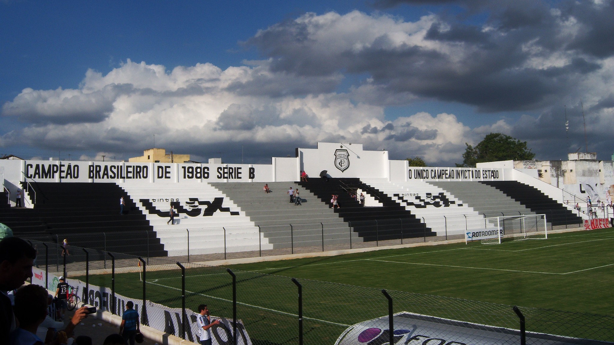 Estádio Presidente Vargas, Treze