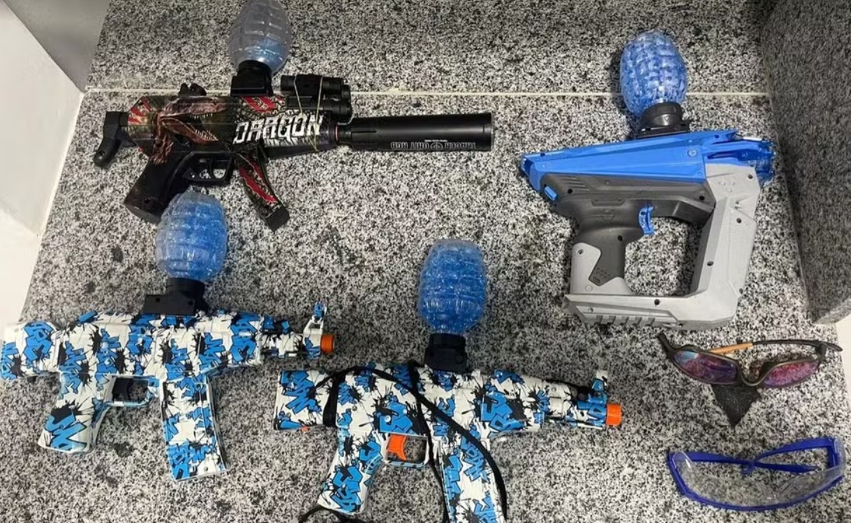 A imagem atual não possui texto alternativo. O nome do arquivo é: arma-de-gel