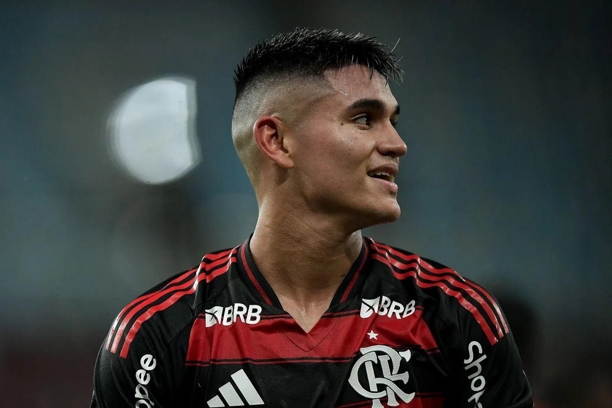 A imagem atual não possui texto alternativo. O nome do arquivo é: alcaraz-flamengo