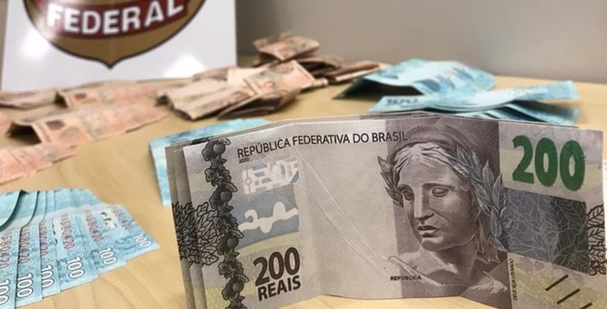 A imagem atual não possui texto alternativo. O nome do arquivo é: dinheiro-falso