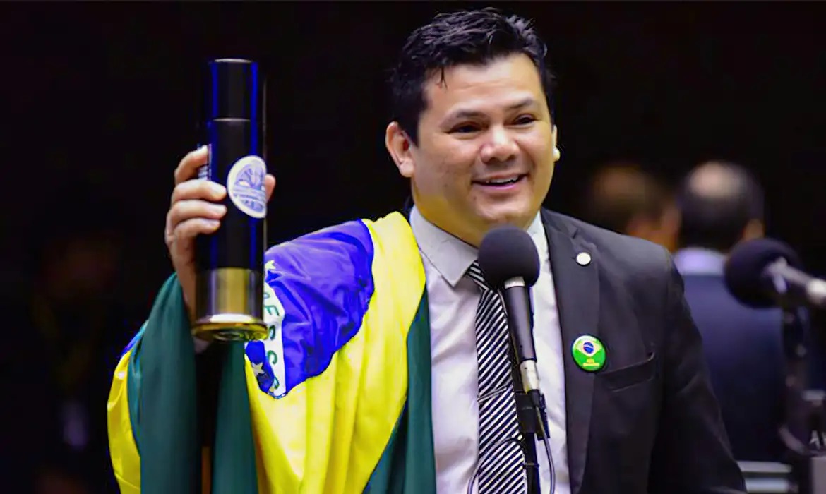 A imagem atual não possui texto alternativo. O nome do arquivo é: 1-38