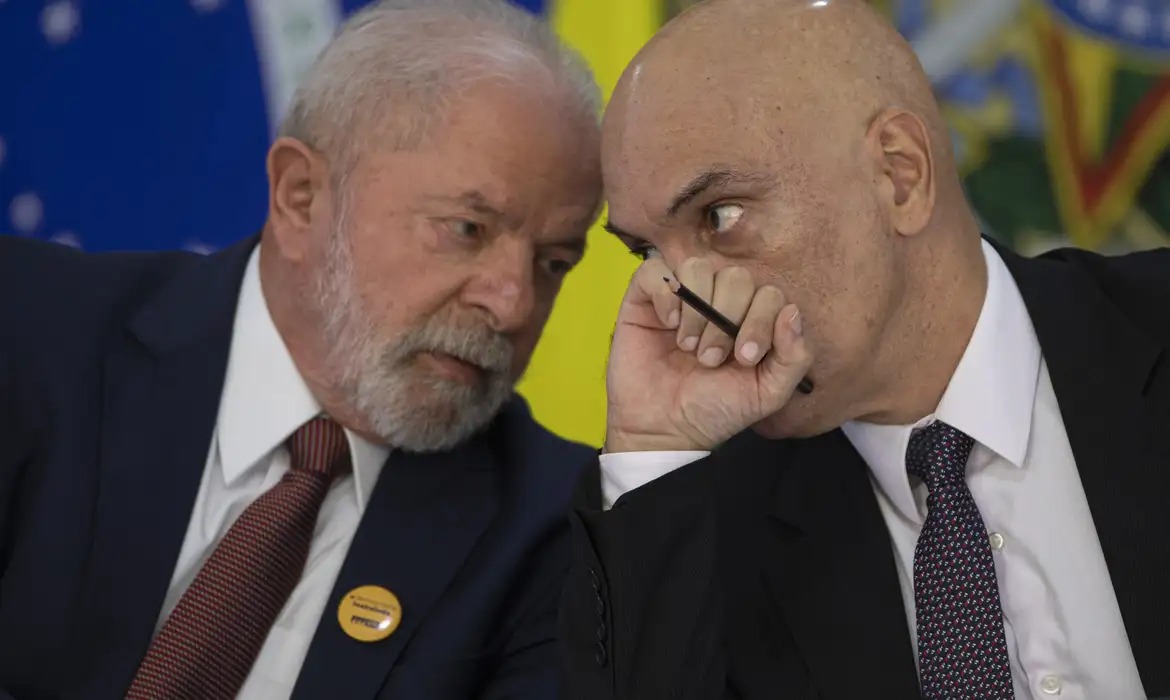 A imagem atual não possui texto alternativo. O nome do arquivo é: lula-e-moraes