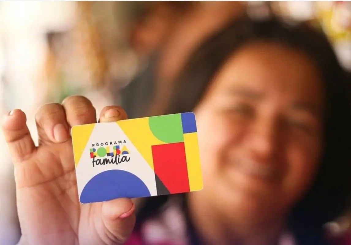 A imagem atual não possui texto alternativo. O nome do arquivo é: bolsa-familia-7