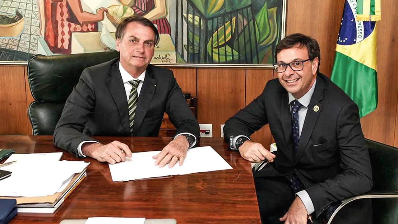 A imagem atual não possui texto alternativo. O nome do arquivo é: 12121