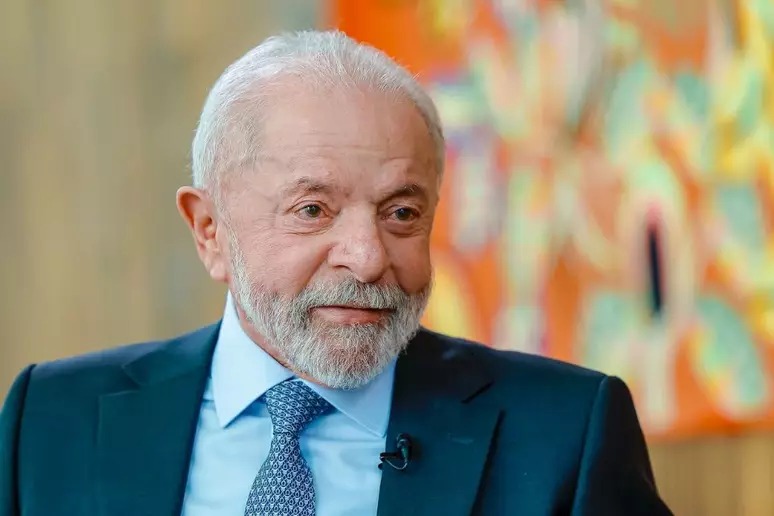 A imagem atual não possui texto alternativo. O nome do arquivo é: lula-52