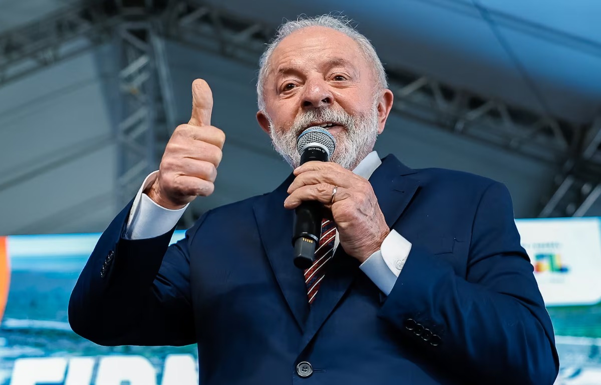 A imagem atual não possui texto alternativo. O nome do arquivo é: lula-53