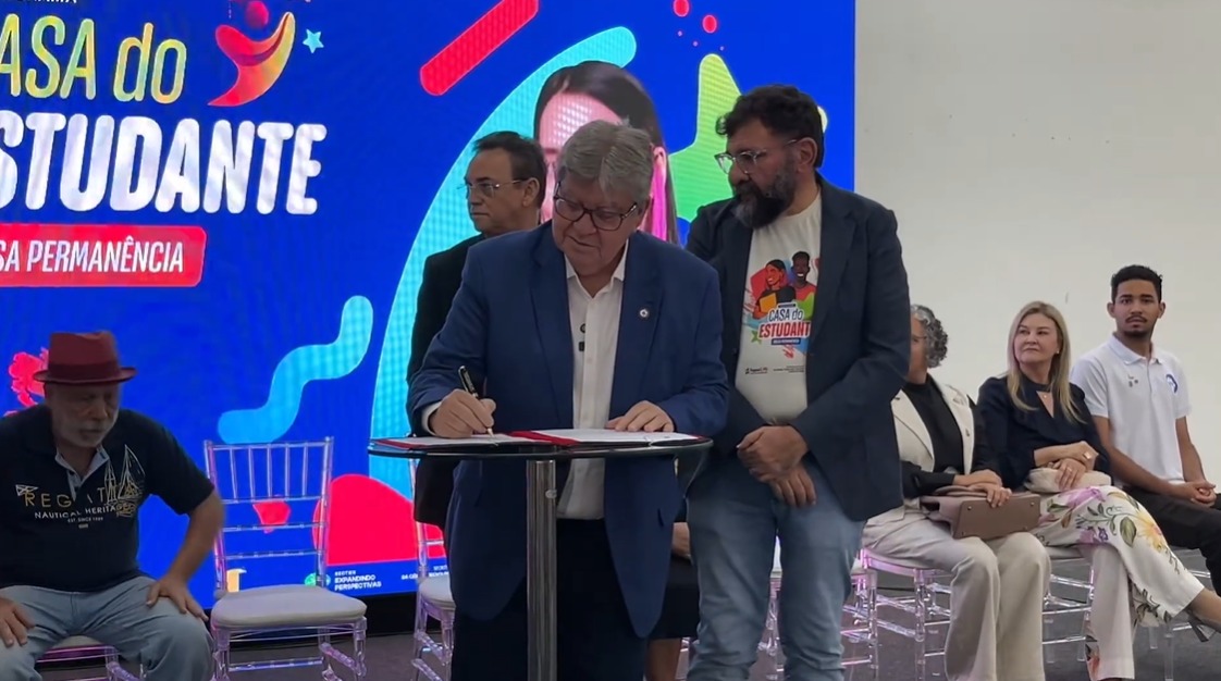 João Azevêdo amplia políticas de permanência e diversidade no ensino superior