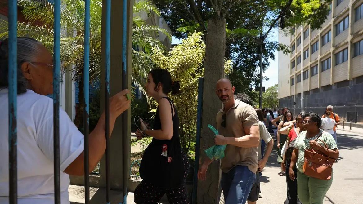 The current image has no alternative text. The file name is: whatsapp-image-2025-11-27-at-09-38-01