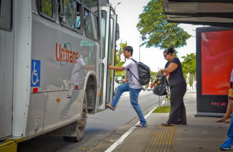 Estudantes terão transporte gratuito nos dias do Enem em João Pessoa; benefício requer documentação