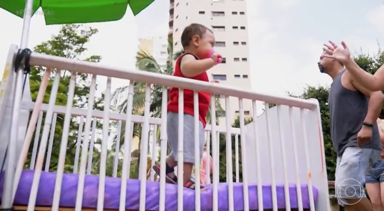 Carnaval abre espaço para bebês e idosos — e movimenta até R$ 70 mil